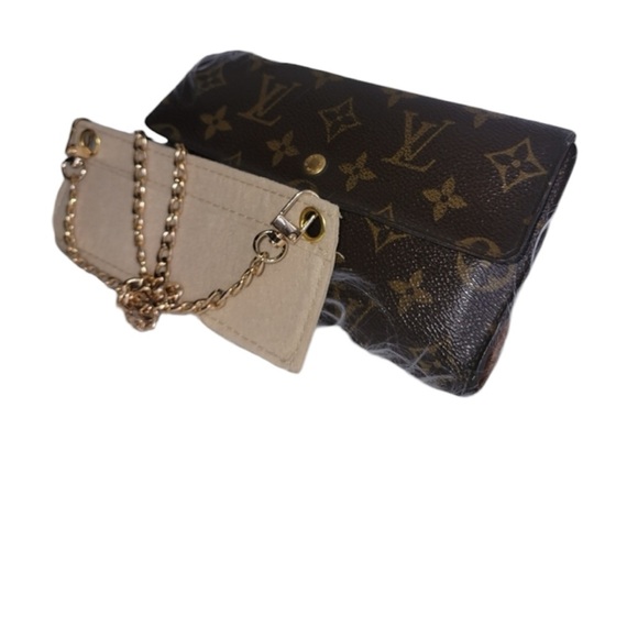 Louis VuittonMonogram International Trifold +insert and 26"chain - Picture 8 of 16